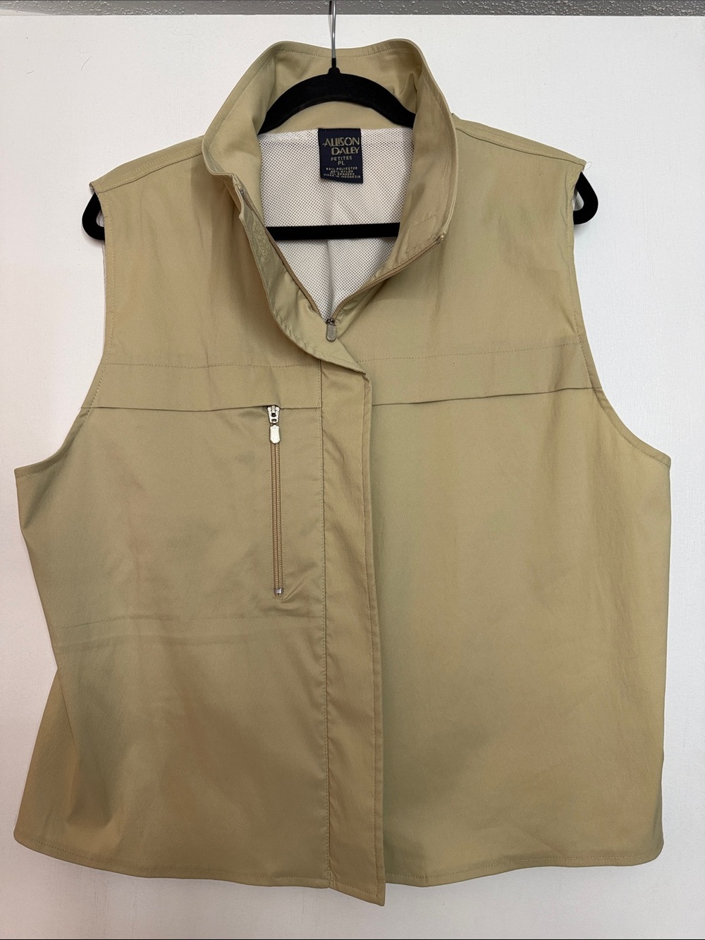 Light Beige Large Petite Zip-Front Sleeveless Vest Mesh Lined 23” pit to pit